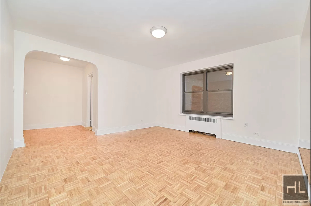 East 24 Street - Photo 2
