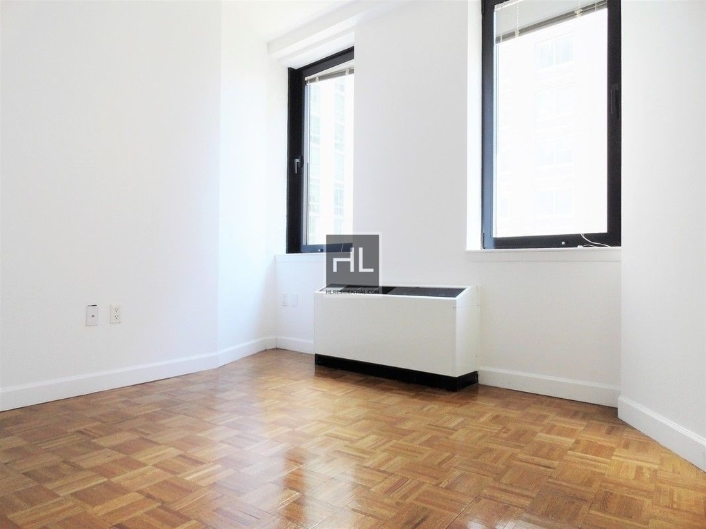 Maiden Lane - Photo 2