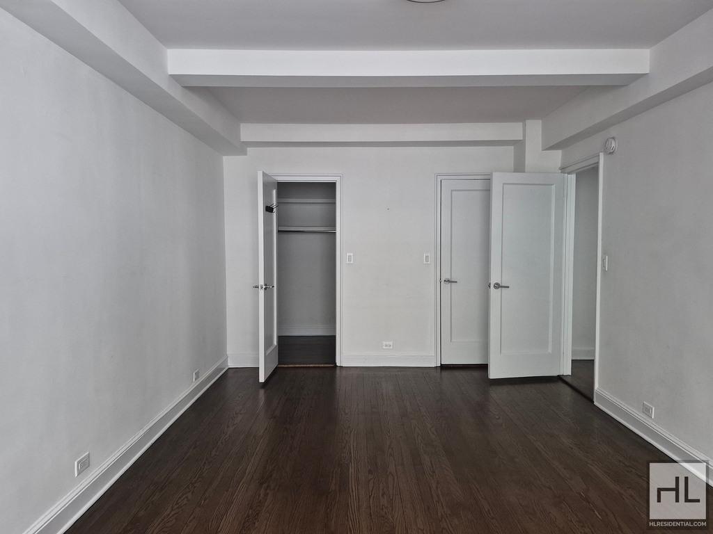 5 Avenue - Photo 11