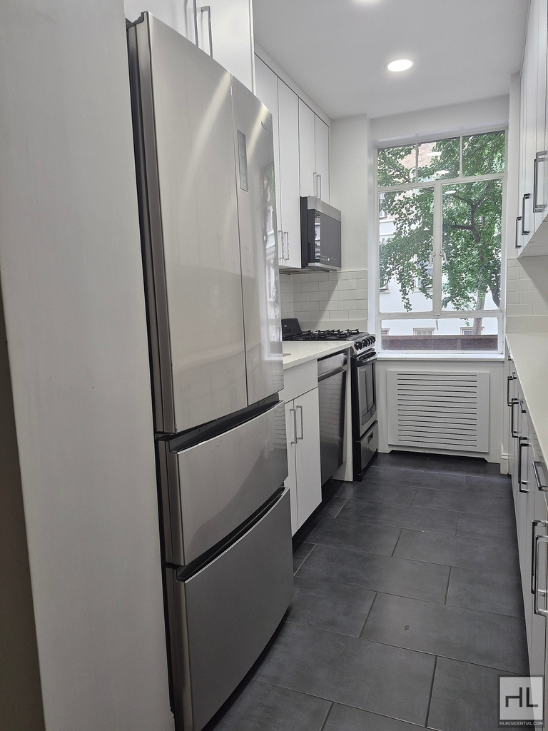 5 Avenue - Photo 5