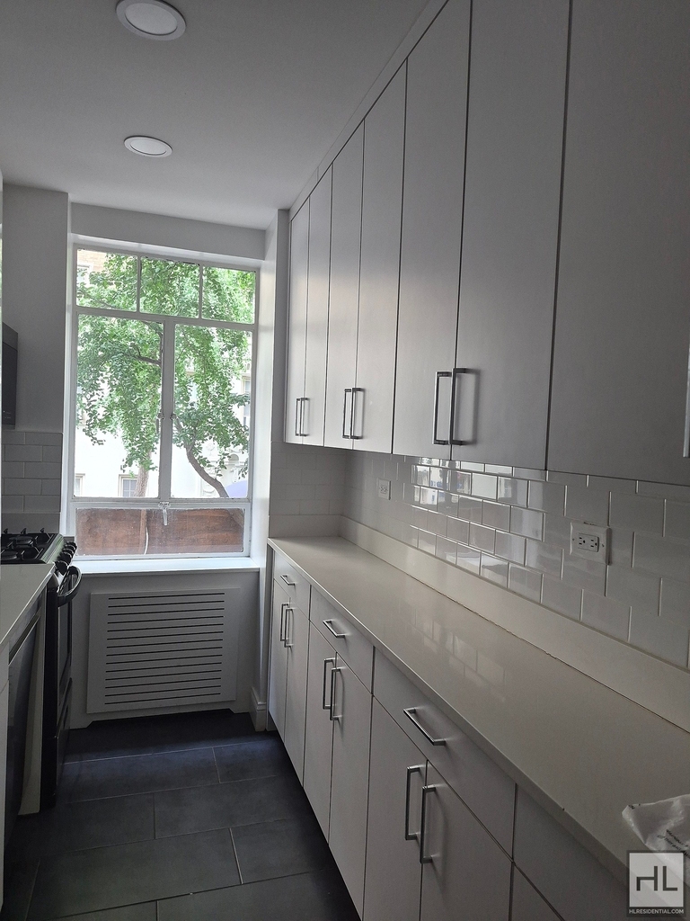 5 Avenue - Photo 8