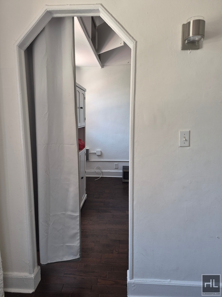 Second Avenue - Photo 10