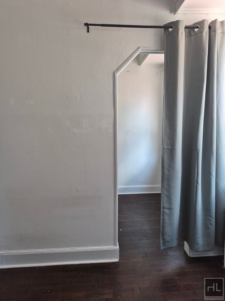 Second Avenue - Photo 6