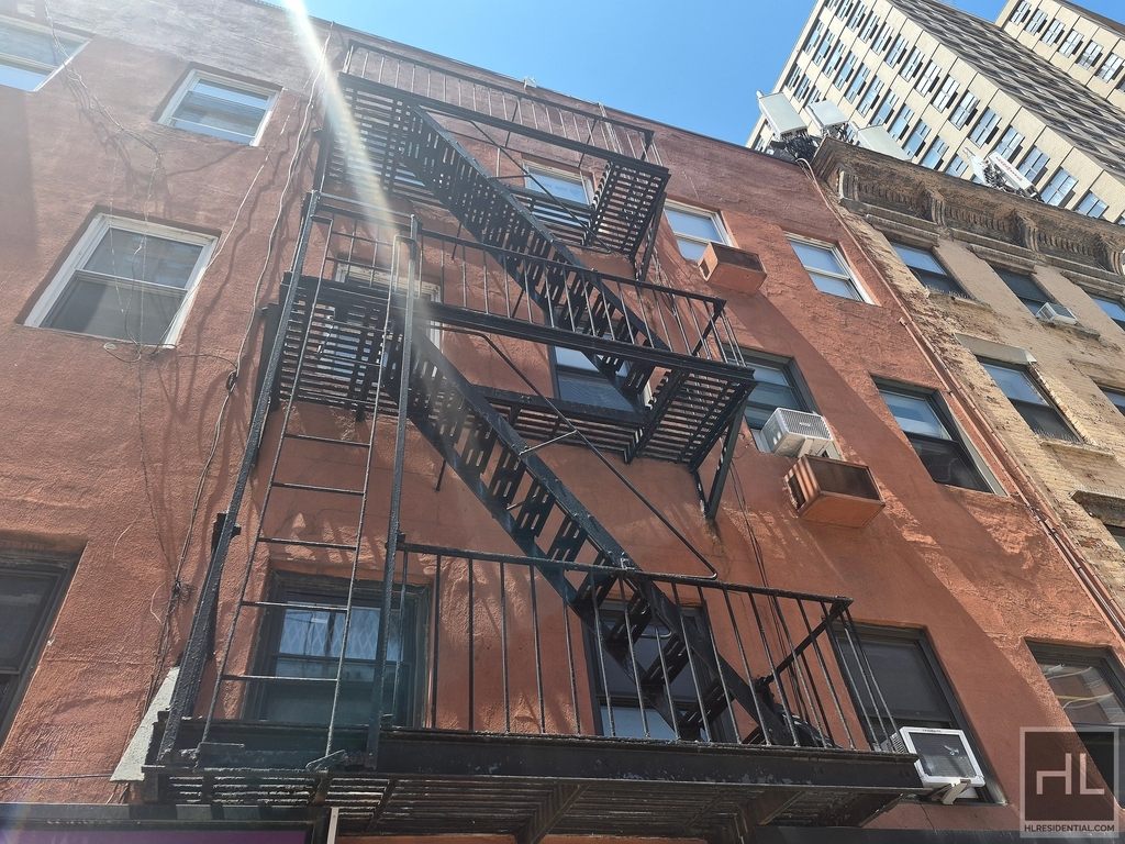 Second Avenue - Photo 17