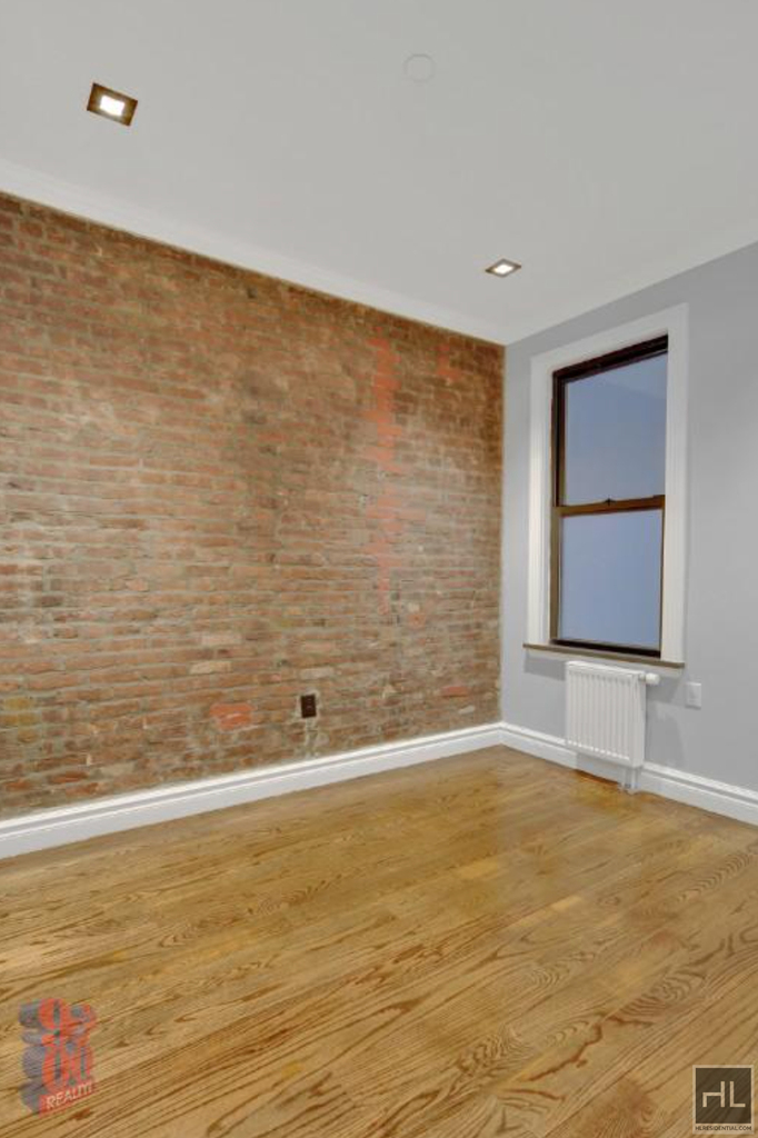 East 13th Street - Photo 4