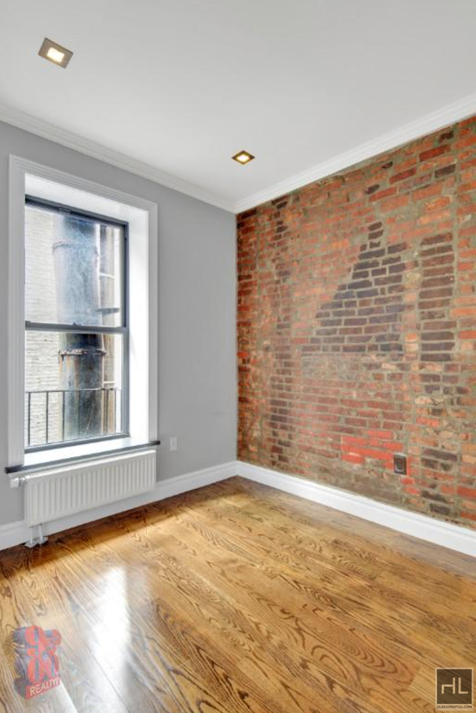 East 13th Street - Photo 3