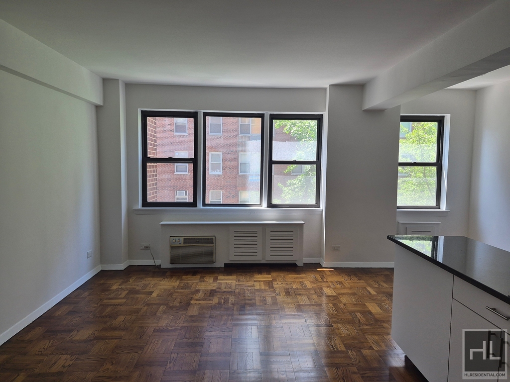 Beekman Place - Photo 0