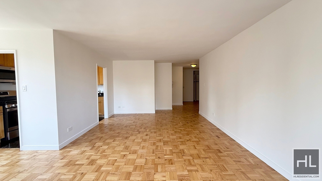 East 79th Street - Photo 2