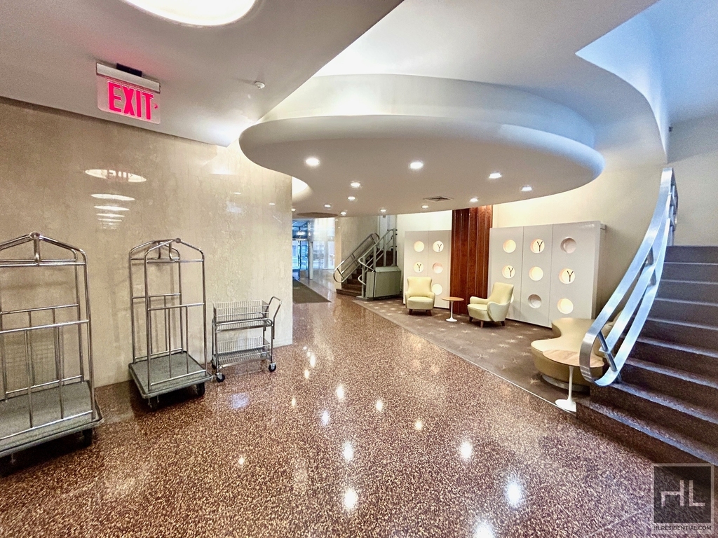 East 79th Street - Photo 12