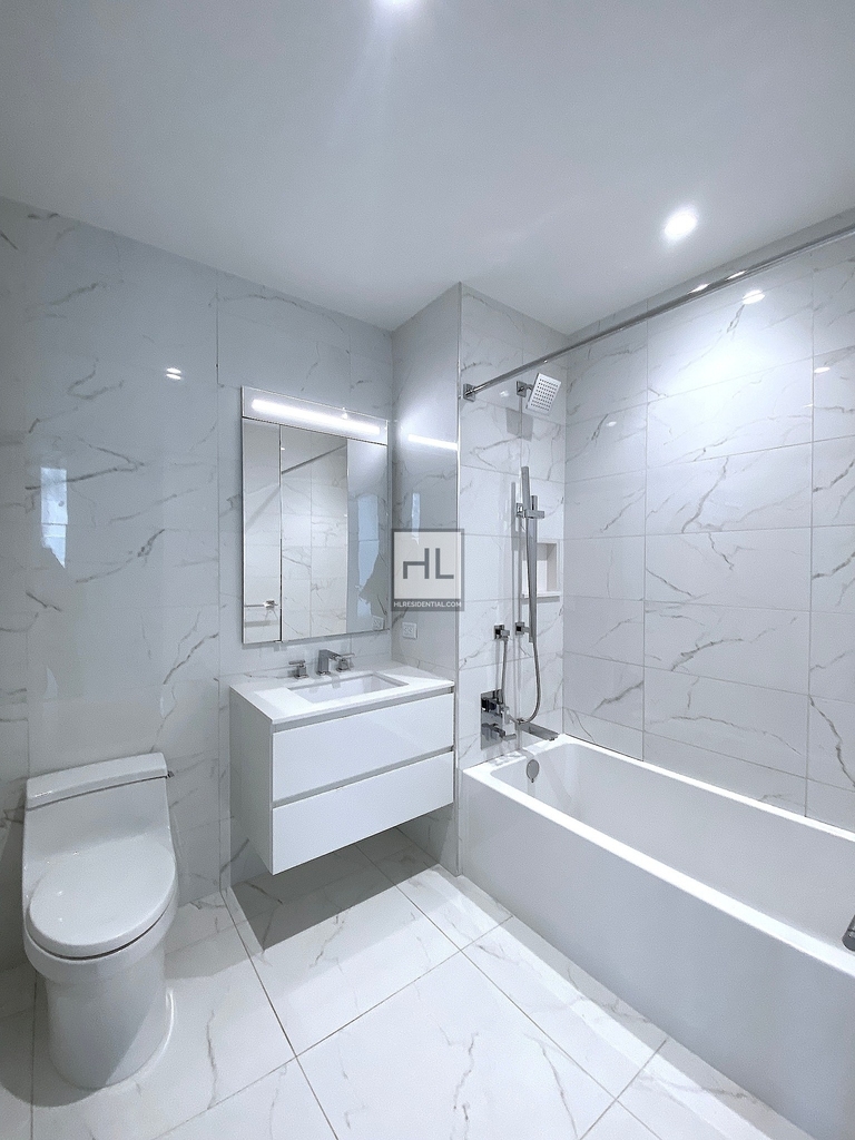 East 44th Street - Photo 3