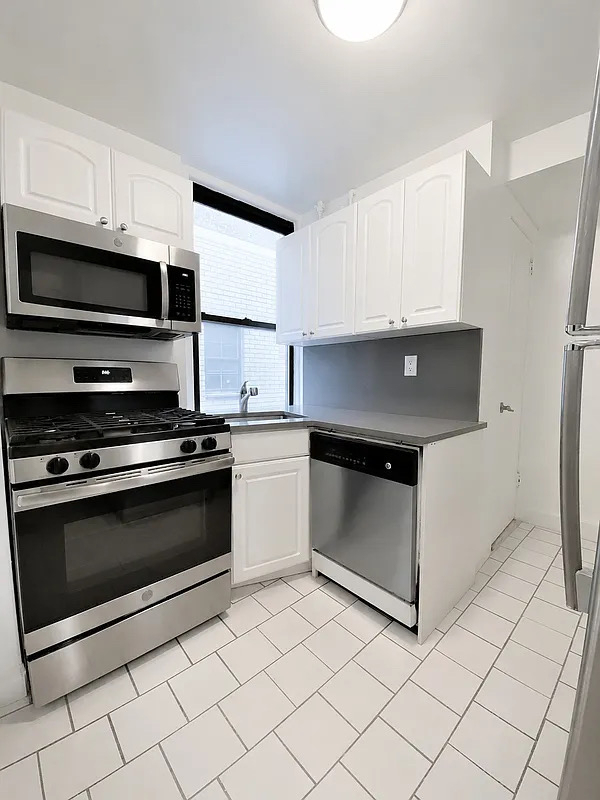 West 55th Street - Photo 1
