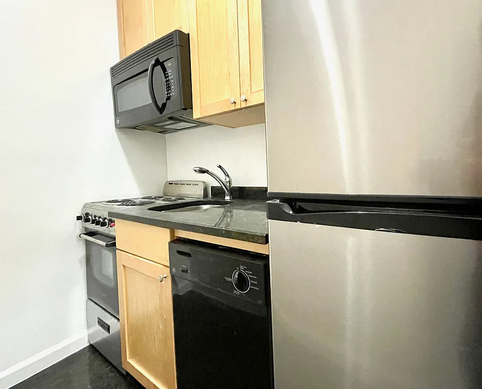  West 73rd Street - Photo 3