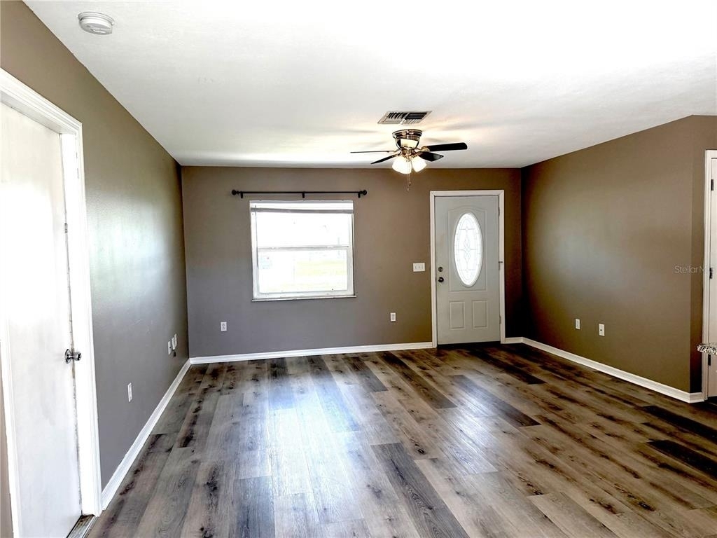 1215 Gatewood Avenue - Photo 2