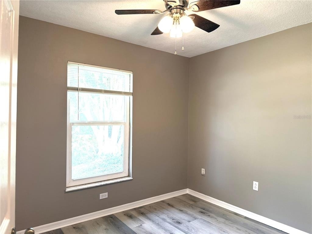 1215 Gatewood Avenue - Photo 9