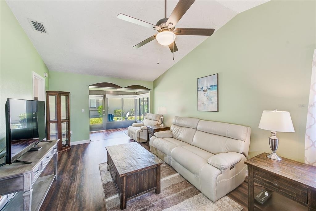 6040 27th Street W - Photo 2