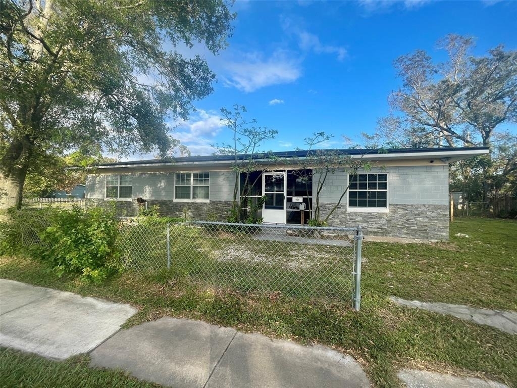 3995 40th Street N - Photo 1