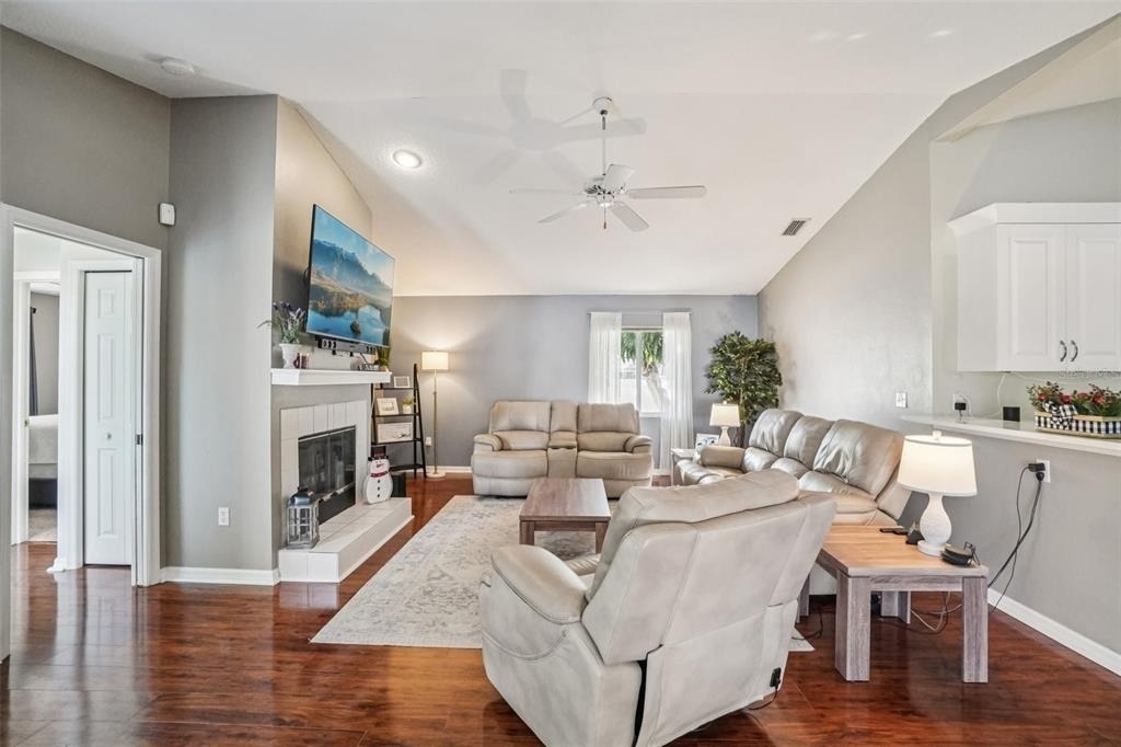 3132 Shoreline Drive - Photo 4