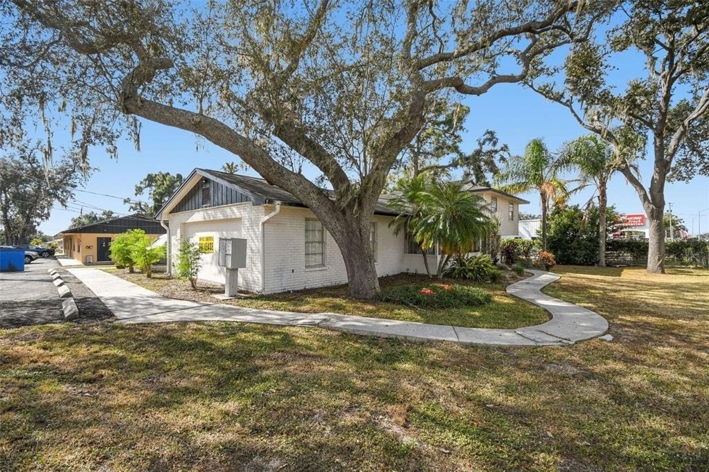 855 E Brandon Boulevard - Photo 1