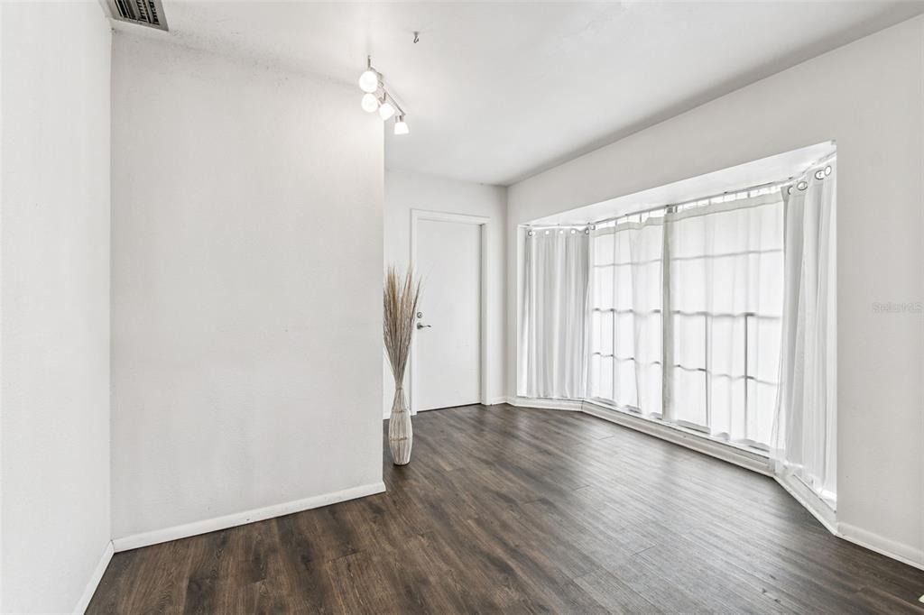 855 E Brandon Boulevard - Photo 17