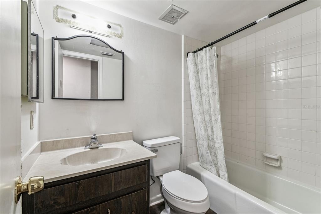 855 E Brandon Boulevard - Photo 11