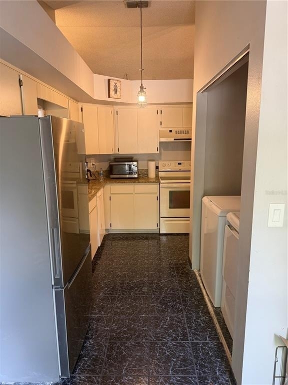 692 Bellingham Place - Photo 3