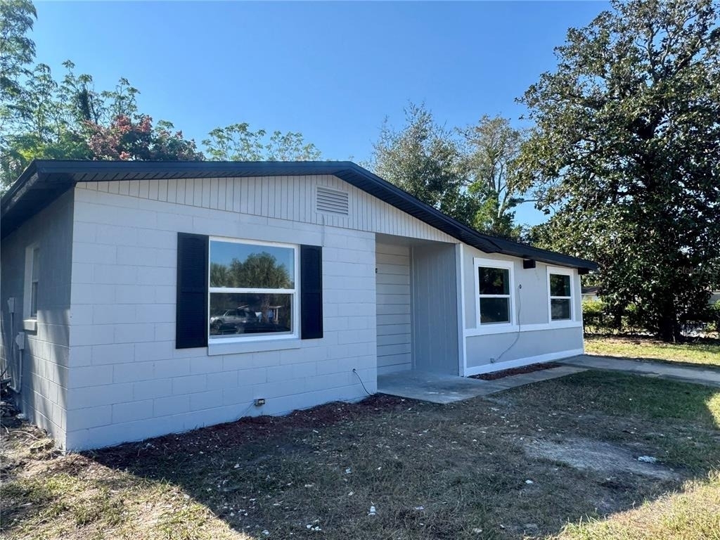 7224 Valiant Court - Photo 0
