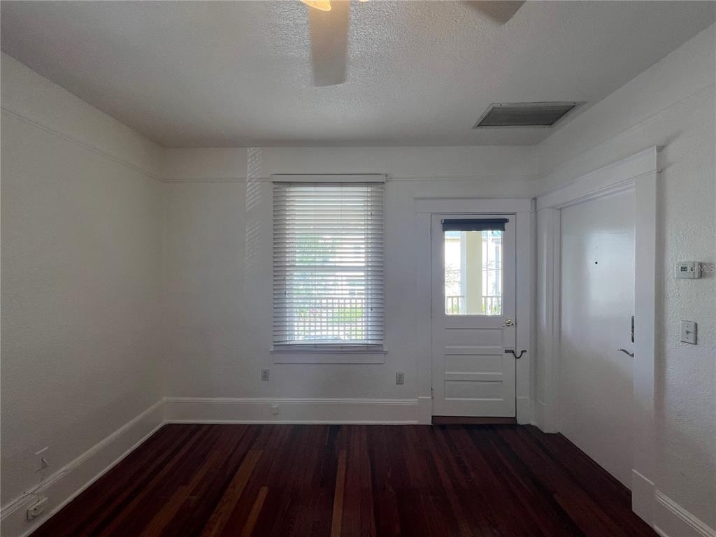 429 Ruth Ln - Photo 2