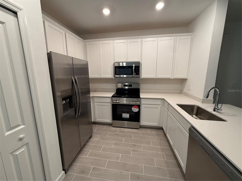 3674 Se 37th Court - Photo 2