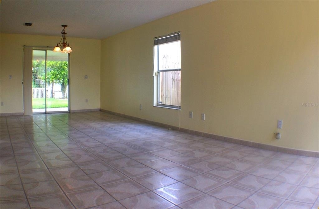 2320 Justin Avenue - Photo 2