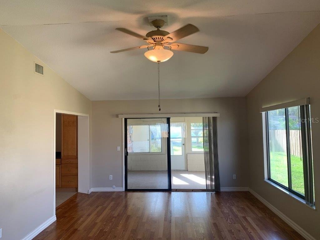 700 Green Road - Photo 2