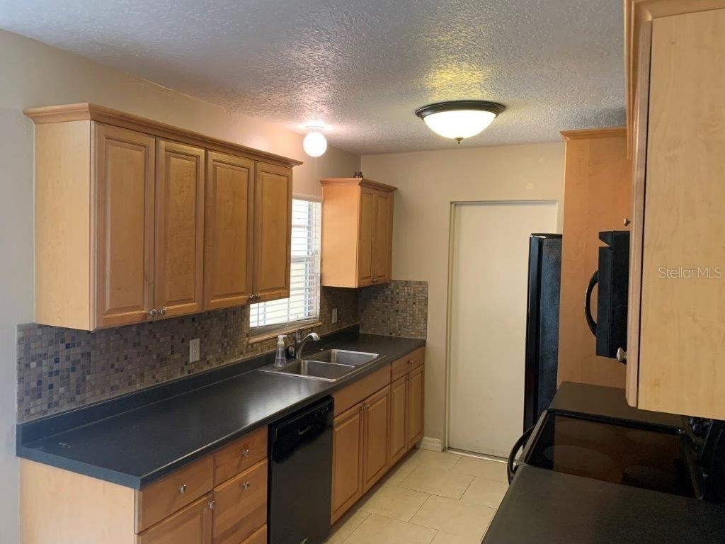 700 Green Road - Photo 6