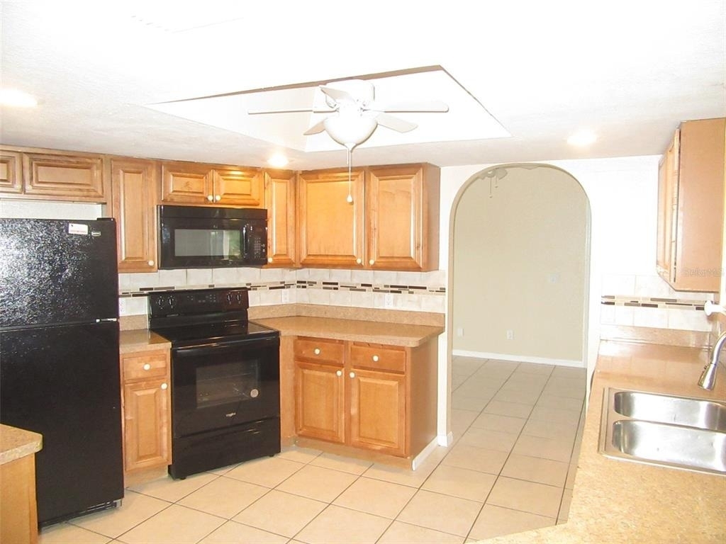 22182 Peachland Boulevard - Photo 4