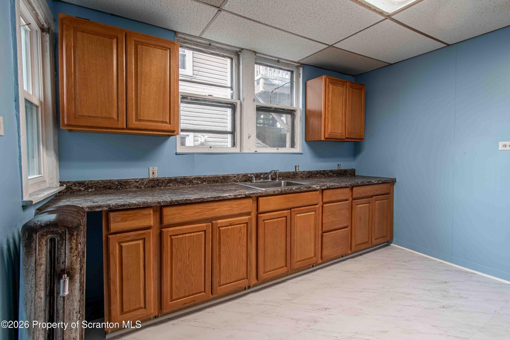 844 Monroe Avenue - Photo 8