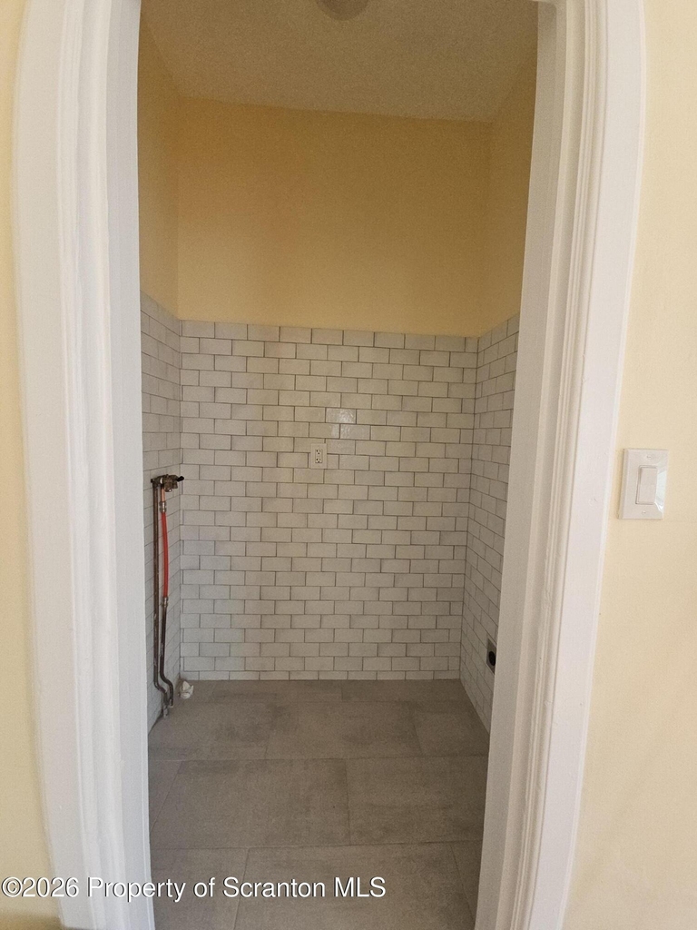 1327 Oram Street - Photo 2