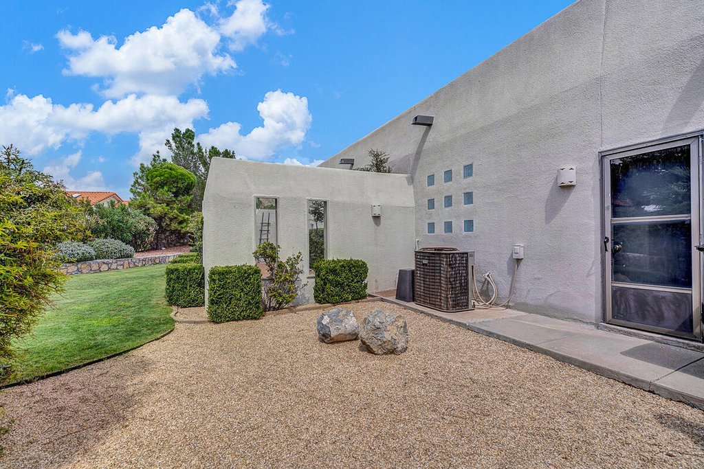 5601 Burning Tree Drive - Photo 3