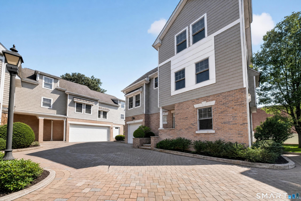 88 Maple Tree Avenue - Photo 1