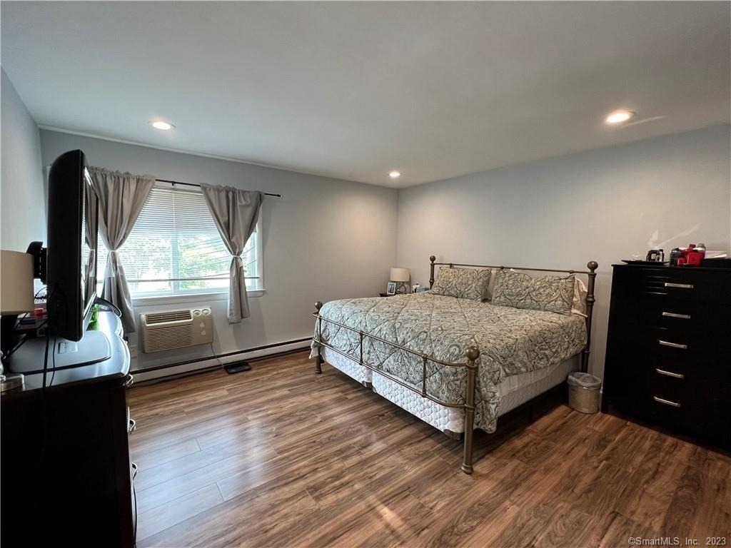 255 Strawberry Hill Avenue - Photo 7