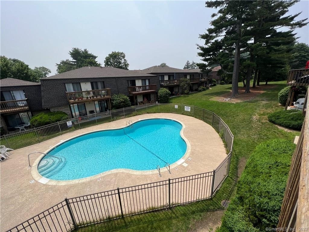 255 Strawberry Hill Avenue - Photo 13