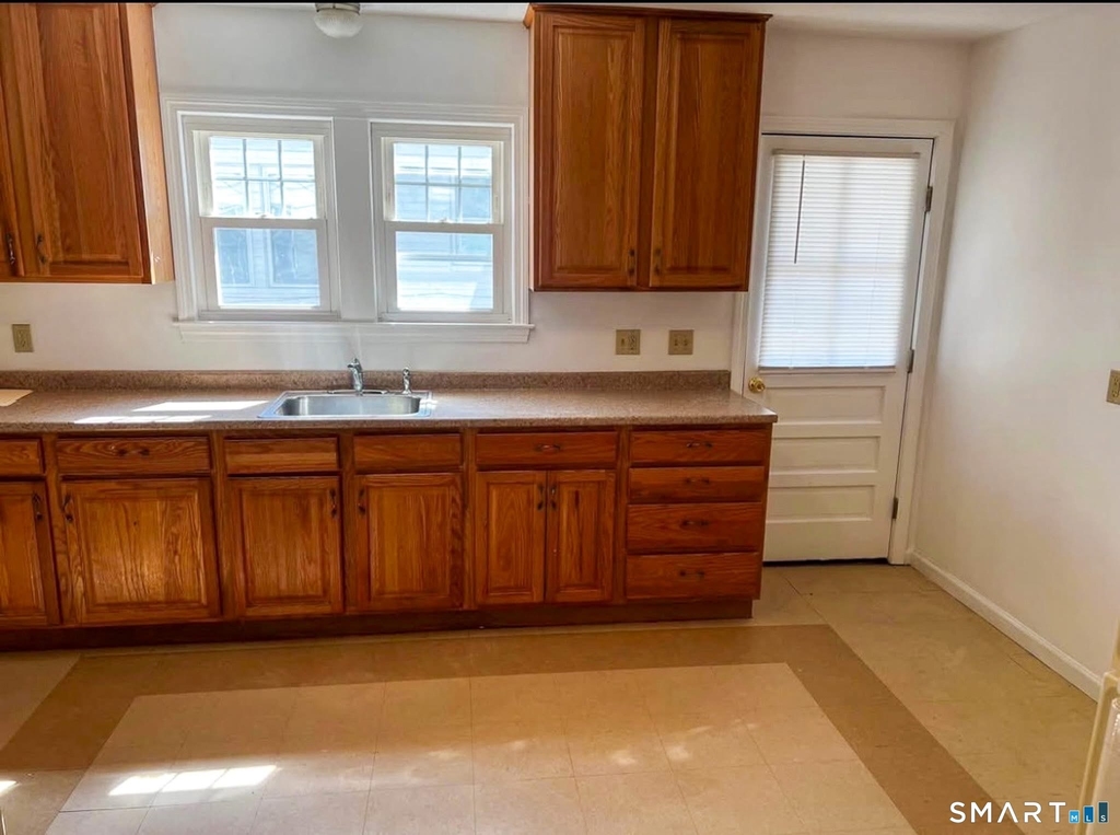 40 Maplewood Avenue - Photo 3