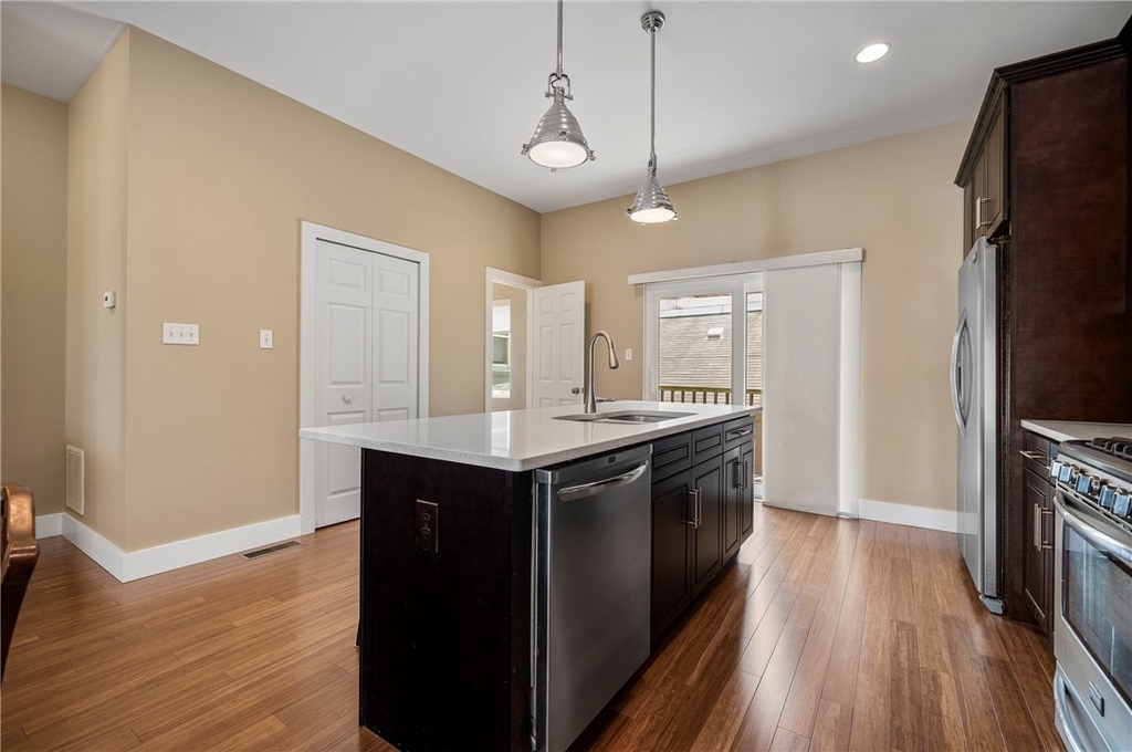 1038 Bradish St - Photo 5
