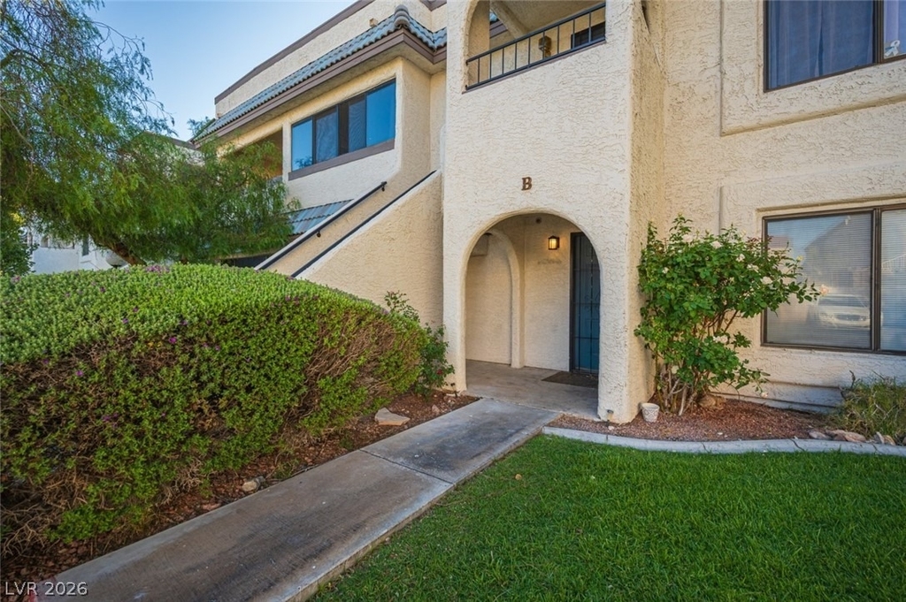 1406 Santa Margarita Street - Photo 1