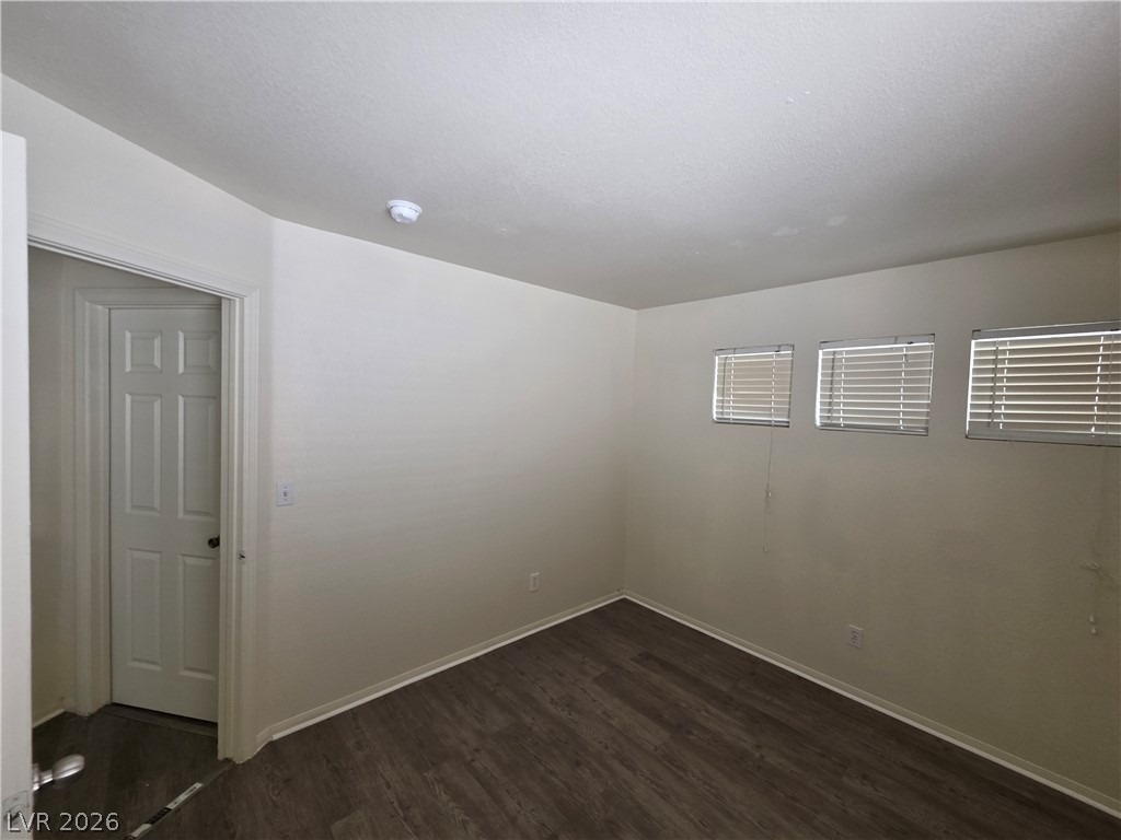 8008 Dover Shores Avenue - Photo 10