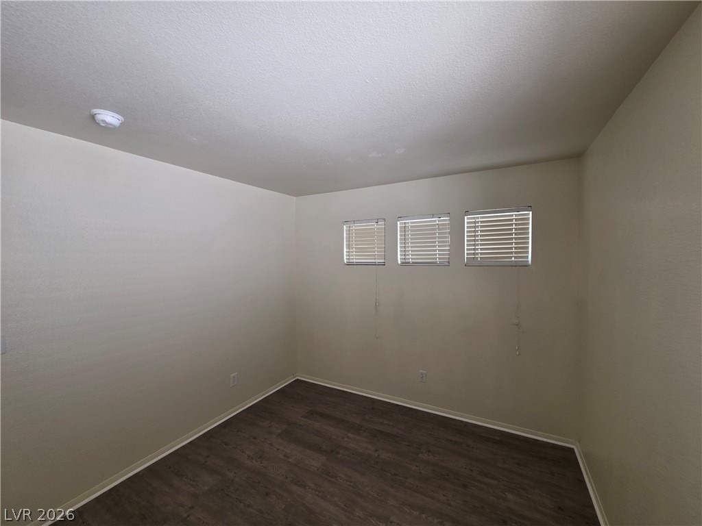 8008 Dover Shores Avenue - Photo 11