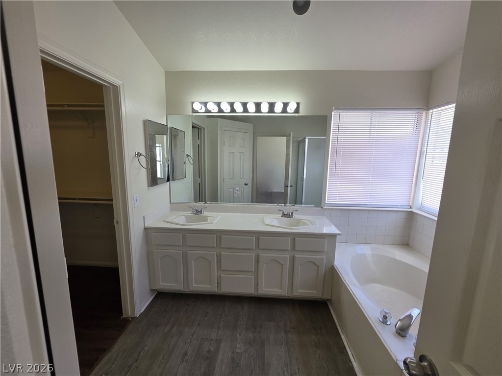 8008 Dover Shores Avenue - Photo 18