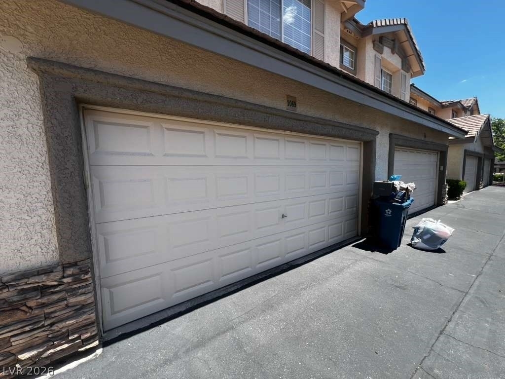 9901 Trailwood Drive - Photo 2