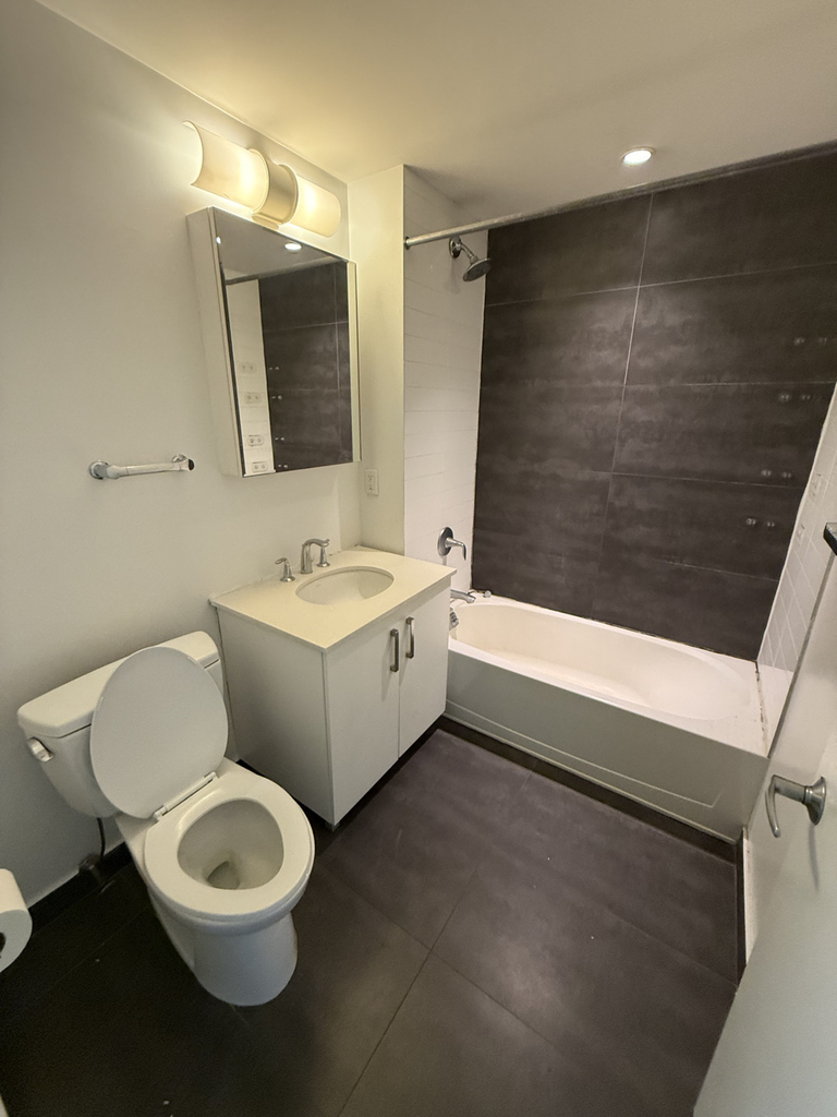 30th Rd, Astoria, NY 11102 - Photo 12