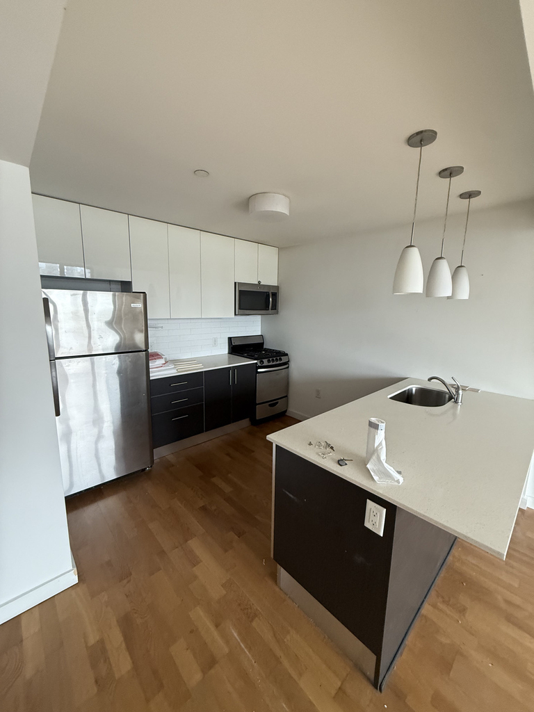 30th Rd, Astoria, NY 11102 - Photo 3