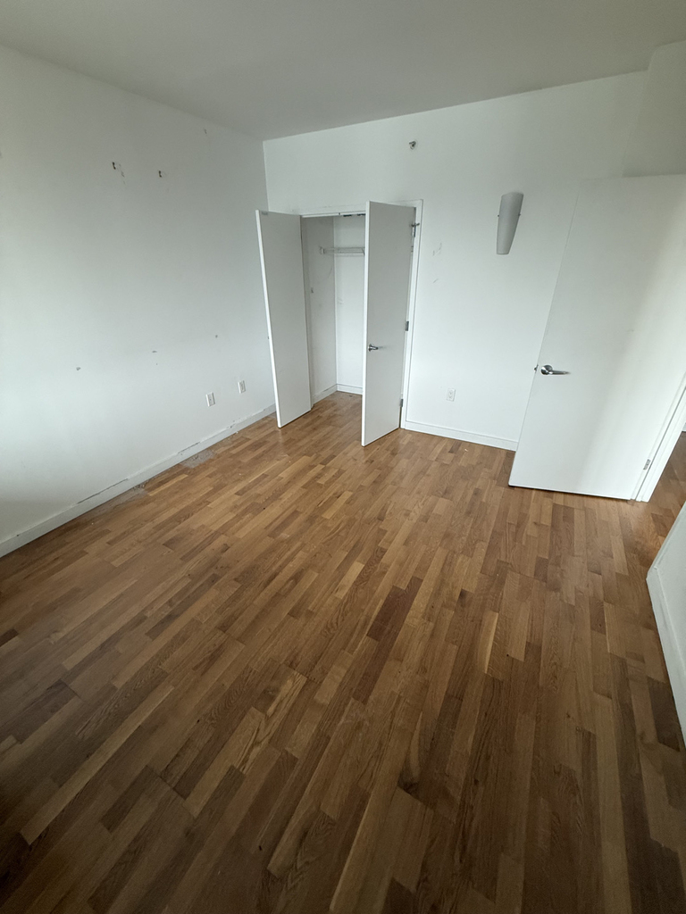 30th Rd, Astoria, NY 11102 - Photo 10