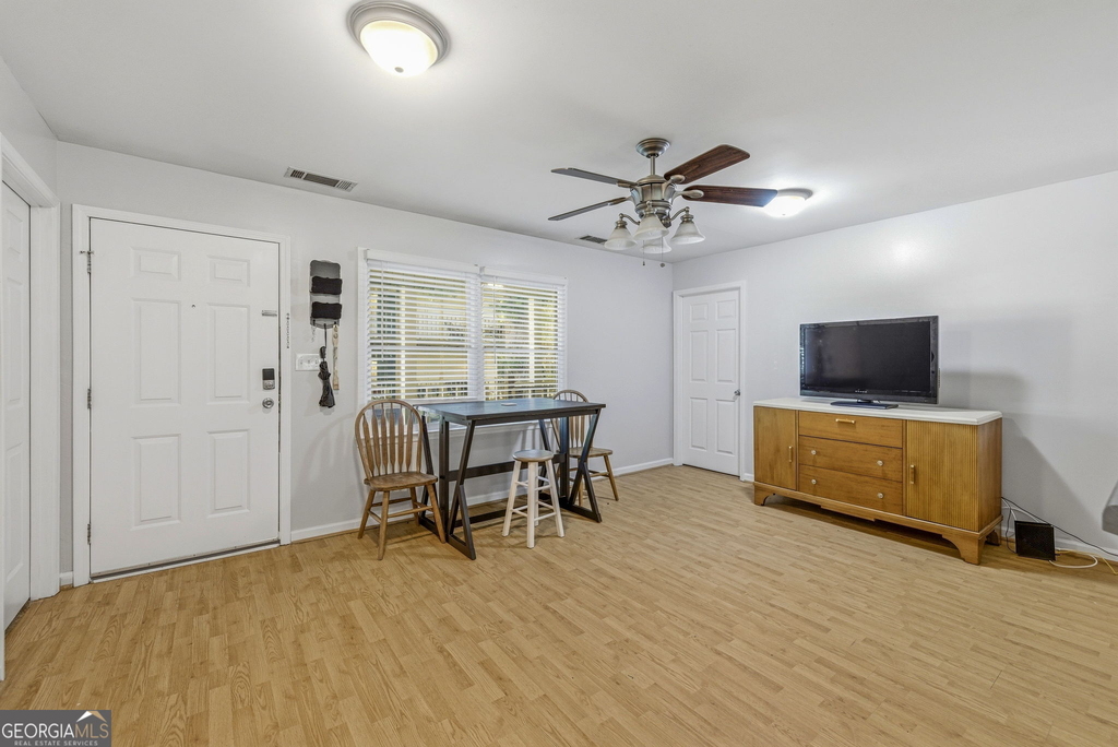 205 Pineview Drive - Photo 6