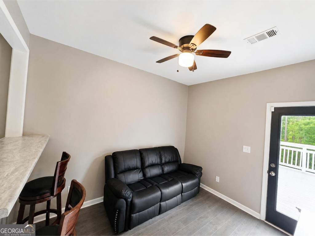5589 River Road - Photo 16